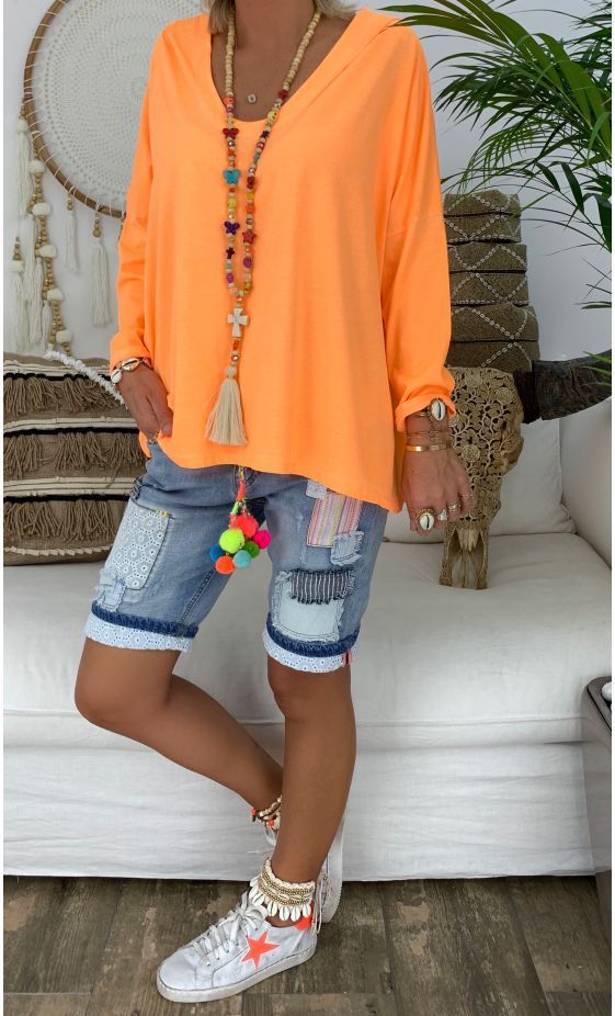 Solid color oversized T-shirt